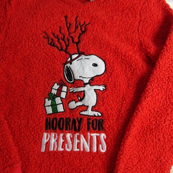 Peanuts Snoopy Red Fuzzy Pullover Medium - Picture 3 of 6